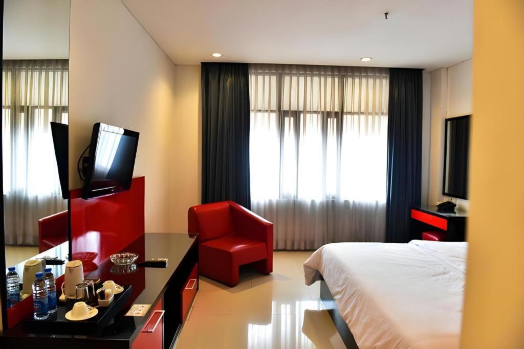Hotel Cemerlang Bandung Exteriör bild
