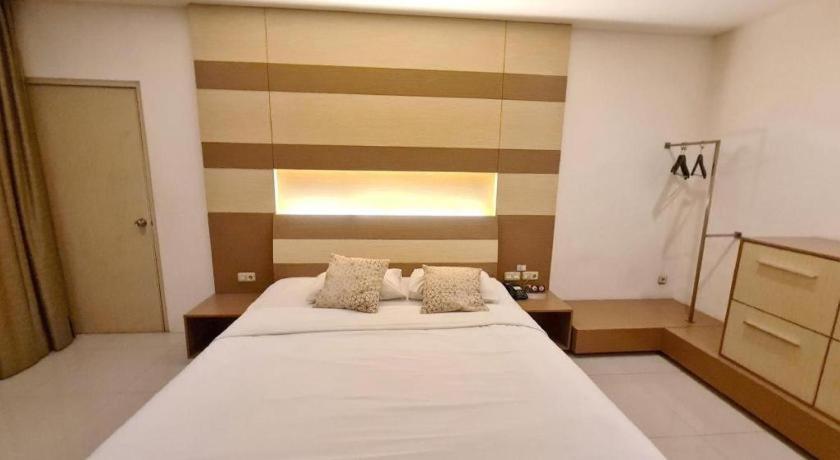 Hotel Cemerlang Bandung Exteriör bild