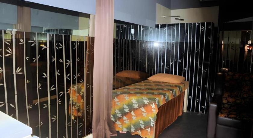 Hotel Cemerlang Bandung Exteriör bild